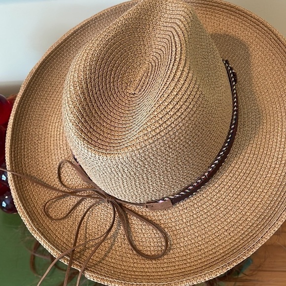 FULL BLING Gold Rhinestone Hat, Country Music Festival  Cowboy hat. It’s tan with a gold shimmer